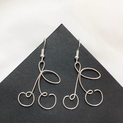 Shaped Wire Earrings, Thick Wire Jewelry, 26 Gauge Wire Jewelry, Moon Wire Earrings, Wire Designs Ideas, Butterfly Wire Earrings, Christmas Wire Jewelry, Wire Bending Jewelry, Things To Make With Wire