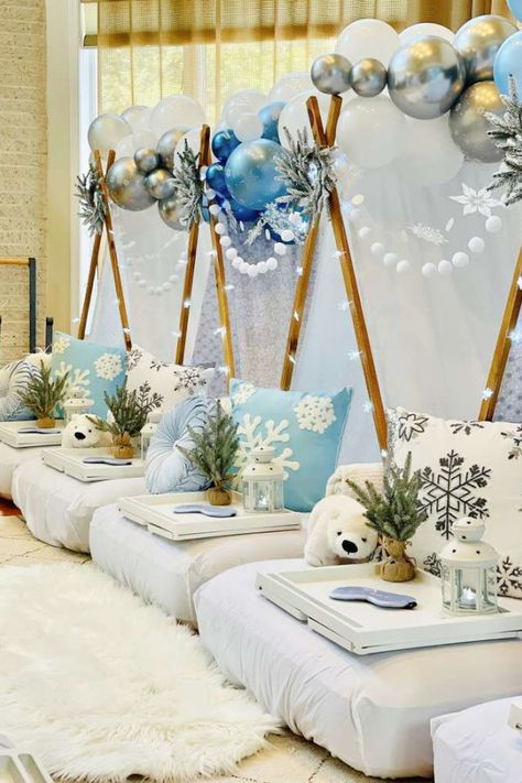 Winter Wonderland Birthday Party Ideas, Frozen Birthday Party Ideas, Winter Wonderland Birthday Party, Winter Party Themes, Wonderland Birthday Party, Teepee Party, Winter Wonderland Birthday, Winter Birthday Parties, Sleepover Birthday Parties