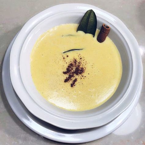 Jamaican Cornmeal porridge with coconut milk - Jamaican Foods and Recipes - Authentic Jamaican Recipes and Foods Jamaican Porridge, Coconut Milk Breakfast, Jamaican Ginger Beer Recipe, Jamaican Cornmeal Porridge, Jamaican Banana Fritters, Jamaican Chicken Soup, Cornmeal Porridge, Jamaican Breakfast, Ginger Beer Recipe