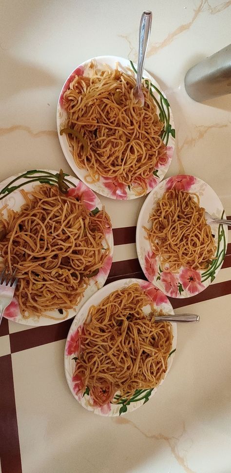 Made with Chings Chowmein Masala and Chings Hakka Noodles🍜 Noodles Snapchat Story, Veg Chowmein, Hakka Noodles, Snap Streaks, Food Pic, Dresses Sewing, Girly Dp, Snapchat Streak, Movie Pic