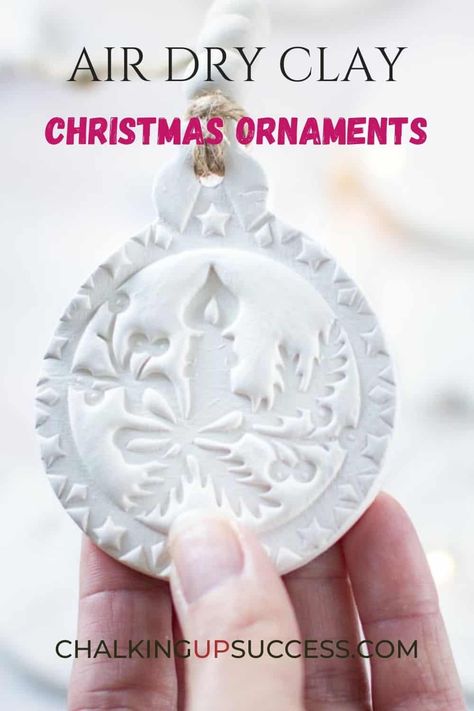 Make this beautiful air dry clay Christmas ornaments DIY. Air dry clay is easy to use. You can make a tree full of Christmas ornaments in one weekend. Air dry clay ornaments can also be used as gift tags or name tags for table settings. By using cookie stamps to embellish your ornaments, you can create some special and unique gifts. I'm also passing on my tips and tricks for making your project a complete success! Air Dry Clay Ornaments Diy, Clay Ornaments Diy, Dry Clay Ornaments, Air Dry Clay Ornaments, Salt Dough Christmas Ornaments, Clay Christmas Decorations, Homemade Clay, Diy Air Dry Clay, Air Dry Clay Projects