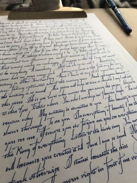 Amazing Handwriting, Calligraphy Writing Styles, Handwriting Examples, Hand Lettering Worksheet, Pretty Writing, Pretty Handwriting, Handwritten Letter, Neat Handwriting, Handwriting Alphabet