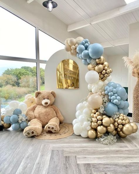 Luna Moon Balloons - Balloon Styling - Modern Bouncy Castle Hire on Instagram: "s a t i n s h o w e r s ✨ Back at @thestableview to set up for Karli’s Baby Shower. Sailboard styling with a balloon hug to match in white satin, dusky blue, cream & gold with gypsophila and personalised mirror gold sign. I love this venue so much. Look at those views 🫶🏼 @thestableview (and the new chairs 🤤) I hope everyone had a fabulous day ✨ #babyshower #babyshowerideas #babyboy #events #eventplanner #eventd Blue Gold Balloon Garland, Baby Shower Signage, Diy Balloon Arch, Gold Balloon Garland, Balloons Blue, Moon Balloon, Signage Acrylic, Teddy Bear Party, Anniversary Decor