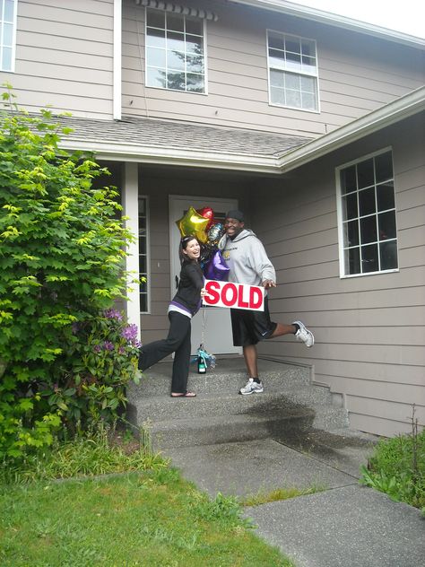 Their 1st home 1st Home, 2025 Goals, Home Photo Shoots, Inside House, Couple Picture, Couple Picture Poses, Little Family, Family First, Happy Days