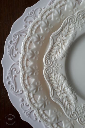 Fair Meadow Place - Set the Table - Buying and Collecting Dishes Crockery Design, Set The Table, Antique Dishes, White Dinnerware, China Dishes, White Dishes, White Plates, China Patterns, Vintage Plates