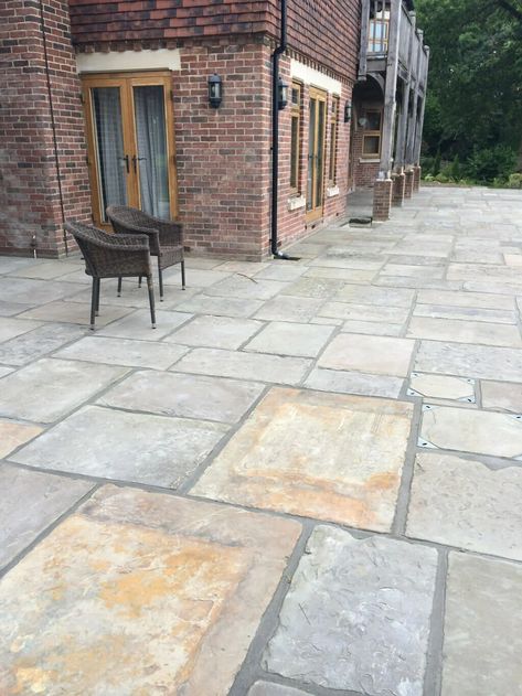 9+ Cheap Patio Paver Ideas That Upgrade Your Backyard - Architectures Ideas Patio Stone Ideas, Cheap Patio Pavers, Dream Backyard Patio, Diy Outdoor Space, Patio Stone, Garden Pavers, York Stone, Pavers Backyard, Paver Designs