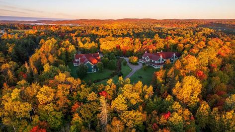 Fall In Quebec, Quebec Road Trip, Montreal Fall, Fall Foliage Road Trips, Bryce National Park, Under Canvas, Thermal Pool, Fall Road Trip, Go Glamping