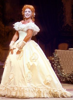 Opera Fresh: MET Opera Archive Alert: Beverly Sills. Francesca Battistelli, Beverly Sills, Met Opera, La Traviata, Amy Grant, Historical Women, Metropolitan Opera, Beautiful Wedding Gowns, Fantasy Dresses