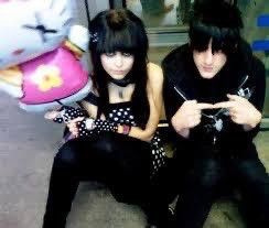 Princesa Emo, Mode Harajuku, Chica Punk, Emo Couples, Grunge Couple, Emo Princess, Emo Love, 2000s Emo, Scene Queens