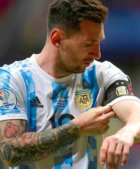 Messi Tattoo, Argentina Messi, Fifa 2022, Lionel Messi Barcelona, Collage Des Photos, Barcelona Team, Lionel Messi Wallpapers, Marvel Moon Knight, Messi Photos