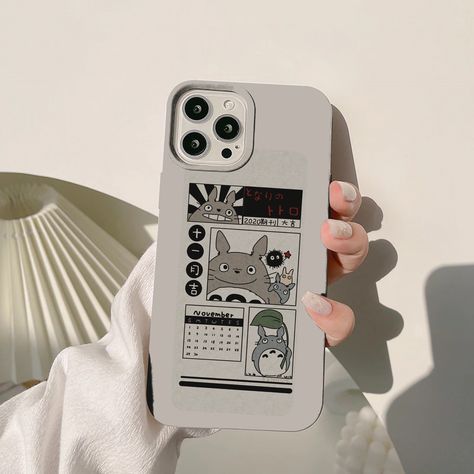 Welcome to ANZ Phone Case Emporium! 🌟 Dive into the world of anime with our exclusive Anime phone cases, featuring the famous Totoro from the popular My Neighbor Totoro Anime Manga series. Totoro Phone Case, Totoro Diy, Anime Phone Cases, Japan Cartoon, Ghibli Studio, Heart Touching Story, Anime Phone, Neighbor Totoro, Phone Case For Iphone 11