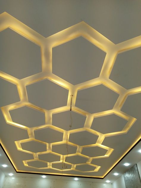 Pop Ceiling Design For Office, Celling Design For Shop, Roof Selling Design, Pop Roof Ceiling Design, Latest Pop Design For Hall, Wine Store Display, Pop Design For Roof, Eagle Artwork, Bedroom Pop Design