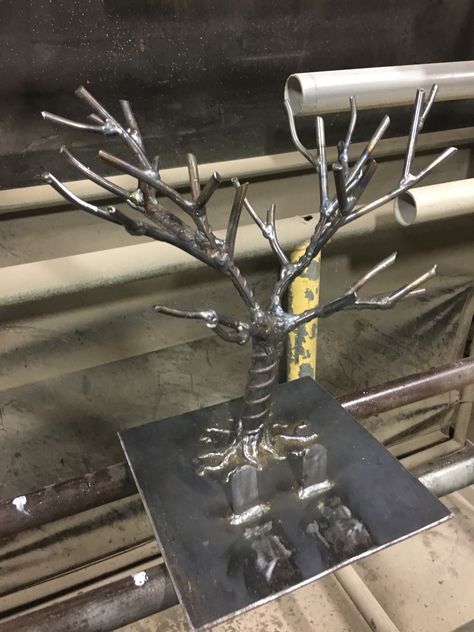 “Lovers, forever”  Welded tree Welded Tree, Metal Trees, Yard Flowers, Metal Art Jewelry, Welding Ideas, Metal Fab, Diy Jewelry Holder, Welding Art Projects, Welding And Fabrication