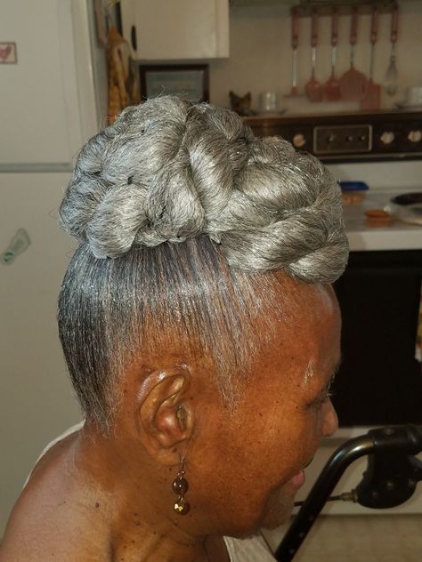 Gogo Hairstyles, Black Grandma Hairstyles, Grandma Hairstyles, Sista Locks, Grey Braids, Grey Hair Weave, Grey Hair Braids, Hairstyles For Seniors, Braided Buns