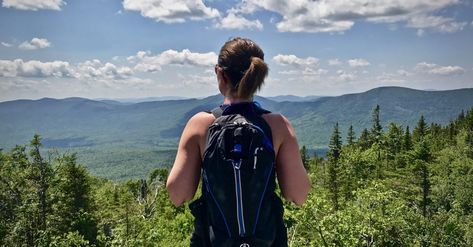 Whether you're planning on hiking in Acadia National Park or hitting the ski slopes, this list will help you decide what to pack for Maine. Acadia National Park Fall, Arcadia National Park, Maine Hiking, Winter Camping Gear, Hiking Packing List, Camping In Maine, Bar Harbor Maine, Maine Vacation, Maine Travel