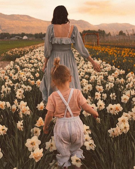 Christina Loewen on Instagram: “Probably won’t be heading here this year and a bit heartbroken about that 🌼” Rows Of Flowers, Tulip Farm, Tulip Field, Tulip Festival, Motherhood Photography, Mommy Daughter, Cute Family, Family Goals, Mom Daughter