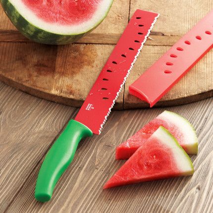 Slicing your melons won’t seem much of a tough job once you have the #Watermelon #Knife by Kuhn Rikon in hand. Watermelon Farming, Watermelon Knife, Watermelon Festival, Watermelon Bowl, Deco Fruit, Watermelon Patch, Food Tool, Watermelon Summer, Watermelon Slices