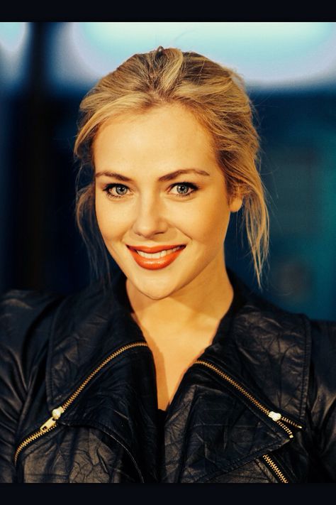 Jessica Marais as Rosie Jarman Jessica Marais, The Rosie Project, Coogee Beach, Toned Physique, James Stewart, Solo Trip, Glamour Photo, New Shows, Daily Mail