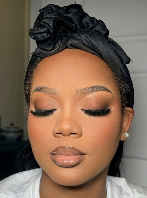 Natural African American Makeup, Wedding Guest Makeup Brown Skin, Soft Glam No Eyeshadow, Natural Shadow Makeup, Soft Glam Hooded Eye Makeup, Smokey Soft Glam, Soft Glam Graduation Makeup, Hooded Eye Makeup Black Women, Baddie Prom Makeup