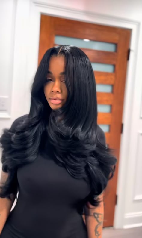 Hairstyle Sew In Black Women, Kim Kardashian Crimped Hair, Middle Part Weave With Layers, Bra Strap Length Natural Hair, Long Layered Hair Ponytail, Long Black Wigs For Black Women, Wash And Set Hairstyles, 7x7 Closure Wig, Jumbo Flexi Rods