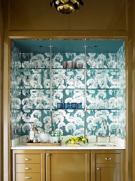 14 Wallpaper Moments That Made Us Melt via @MyDomaine Bar Inspiration, Built In Bar, Chinoiserie Wallpaper, Chinoiserie Chic, Statement Wall, Bar Areas, Cool House Designs, Pictures Ideas, Wet Bar