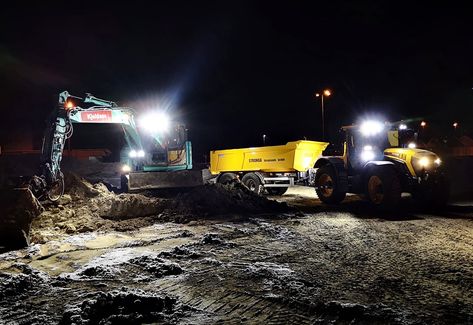 No sunlight? No problem.  Working hard with JCB under the dark Norwegian skies 🌌   #Stronga #DumpLoada #TipperTrailer #JCB #Tractor #Machinery #Excavator #Norway #Landmaschinen #Agrar #Traktor #Landtechnik #FanPost Jcb Tractor, Norwegian Sky, Road Building, Vijay Kumar, Dump Trailers, Blur Photo Background, Blur Photo, Winter Nights, Construction Equipment