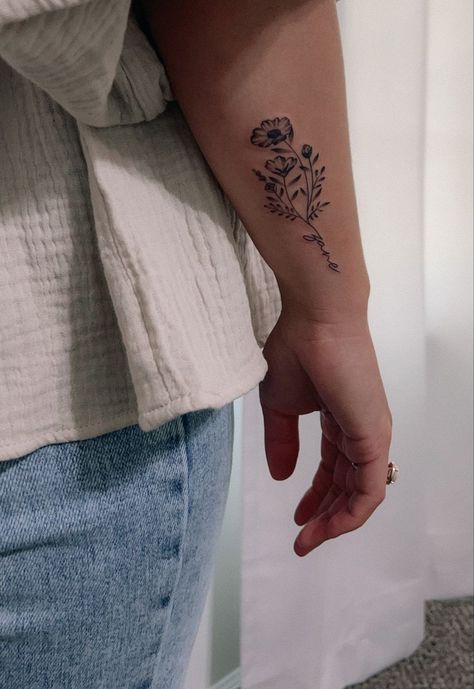 Forearm Tattoo Birth Flower, Flower With Number Tattoo, Tattoos With Last Name, Word In Flower Stem Tattoo, Flowers With Name Tattoo, Birth Flowers With Names Tattoo, January Birth Flower Tattoo With Name, Tattoo For Single Mom, Birth Flowers In Vase Tattoo