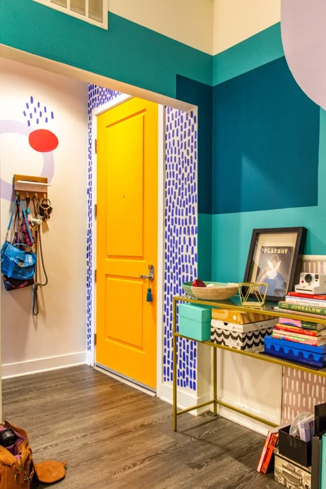 Polka Dot Ceiling, Bright Colour Interior, Colourful Doors Interior, Interior Paint Designs, Colourful Houses Interior, Interior Mural Ideas, Colourful Kids Room, Colourful Interior Design, Colourful Walls