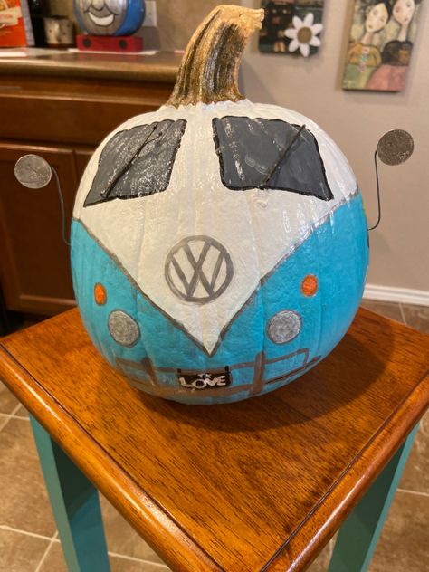 Character Pumpkin Painting, Pumpkin Competition, Pumpkin Inspo, Pumpkin Paint, Halloween Pumpkin Crafts, Creative Pumpkin Painting, Character Pumpkins, Pumpkin Decorating Contest, Creative Pumpkins