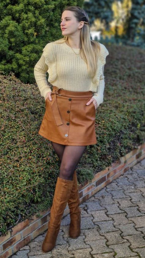 Brown Tights Outfit, Brown Tights, Leather Mini Skirt, Tights Outfit, Leather Mini Skirts, Leather Mini, Leather Skirt, Mini Skirt, Tights