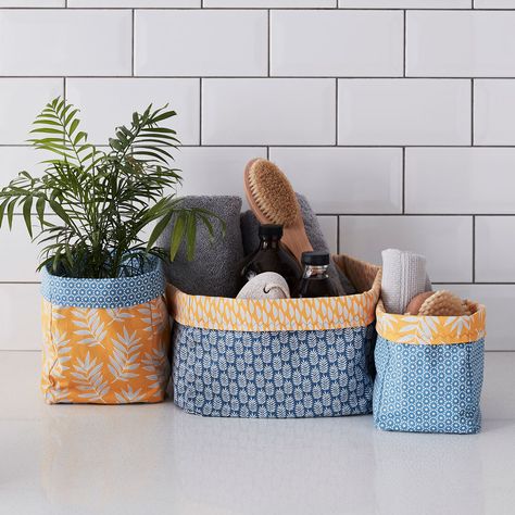 How to make fabric bathroom storage boxes – for toiletries, make-up and hair accessories Bathroom Storage Boxes, Fat Quarter Projects, Fabric Storage Boxes, Fabric Boxes, Fabric Baskets, Sewing Projects For Beginners, Fabric Gift Bags, Fabric Storage, Fabric Gifts