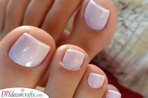 Clean and Cute - Summer Pedicure Ideas Toenail Designs Summer, Cute Pedicures, Pedicure Designs Toenails, Nails Bridesmaid, Pedicure Colors, Toe Nail Color, Pretty Toe Nails, Summer Toe Nails, Cute Toe Nails