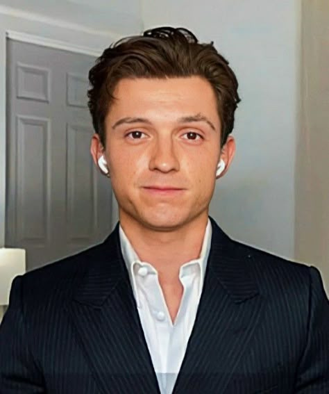 Classic Medium Length Haircut Men, Tom Holland Hair, Tom Holland Haircut, Side Part Mens Haircut, Conflicting Emotions, Classic Mens Haircut, Young Men Haircuts, Men Fade Haircut Short