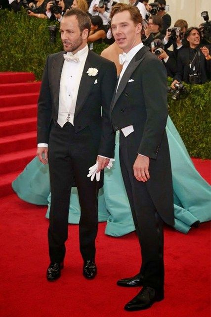 Tom Ford and Benedict Cumberbatch wearing a tailcoat on the Red Carpet White Tie Suit, White Tie Dress Code, Wedding Morning Suits, White Tie Event, White Tie Dress, Morning Suits, Young Women Activities, Met Ball, Designer Suits For Men