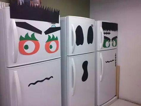 Creative fridge halloween decoration Break Room Halloween Ideas, Halloween Refrigerator Decor, Halloween Wow Fridge, Halloween Breakroom Decorations, Fridge Halloween Decor, Halloween Break Room Ideas, Break Room Halloween Decorations, Halloween Breakroom Ideas, Halloween Fridge Decorations