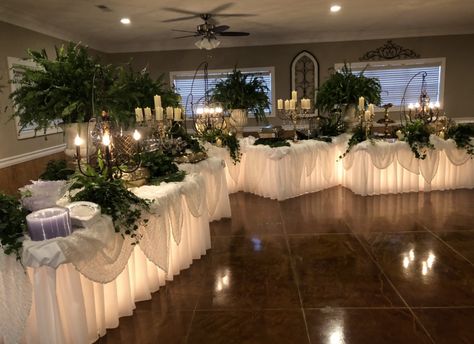 Reception Table Arrangements Layout, Food Arrangement Ideas Buffet Tables Wedding Reception, Buffet Decor Wedding, Setting Up A Buffet Table Layout, Buffet Table Ideas Decor Wedding, Banquet Decoration Ideas, Buffet Style Wedding Reception, Wedding Buffet Table Decor, Buffet Table Arrangement