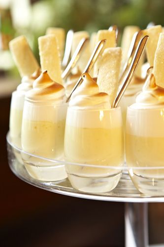 How gorgeous are these sunny little glasses of Lemon Meringue? Lemon Meringues, Meringue Desserts, Dessert Shooters, Dessert Shots, Small Desserts, Lemon Meringue Pie, Meringue Pie, Lemon Pie, Jello Shots