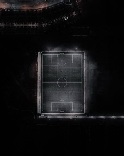 Football Dark Aesthetic, Vintage Soccer Aesthetic, Football Night, Football Aesthetic, Android Wallpaper Dark, Vintage Soccer, Football Pitch, Wallpaper Dark, Number Design