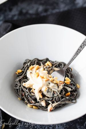 Black Bean Spaghetti Recipes, Alfredo Cauliflower, Black Bean Spaghetti, Black Bean Pasta, Creamy Cauliflower Sauce, Vegan Lasagna Recipe, Cauliflower Alfredo Sauce, Cauliflower Sauce, Vegan Alfredo