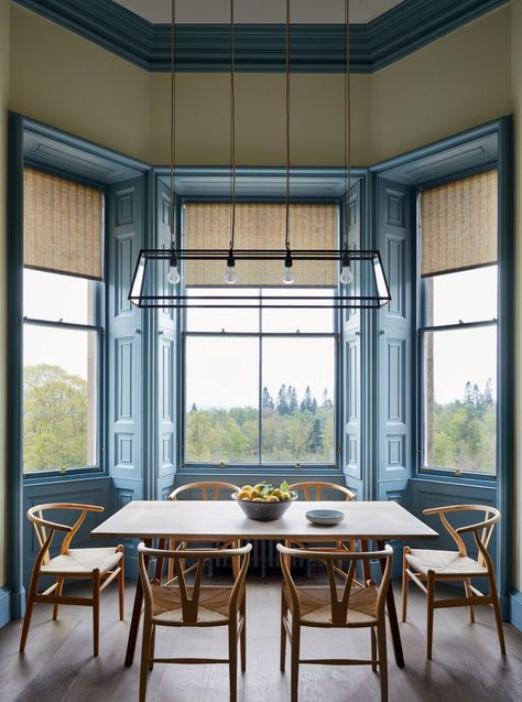 An earl's pleasingly domestic country house in the Scottish Borders | House & Garden Van Courtland Blue, Sky Blue Paint, Yellow Ceiling, Kitchen 2021, Entertaining House, Joinery Design, Perfect Paint Color, Dining Room Ideas, Paint Colors Benjamin Moore