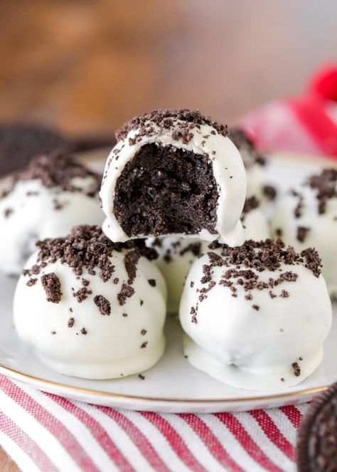 Oreo Truffles {AKA Oreo Cheesecake Balls} | Lil' Luna Truffle Balls, Oreo Truffle, Oreo Truffles Recipe, Oreo Desserts, Cheesecake Balls, Cheesecake Truffles, Cream Cheese Ball, Easy Candy Recipes, Oreo Cream