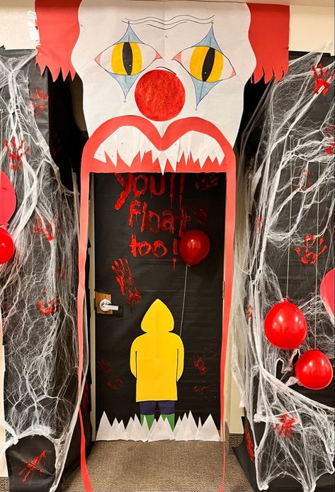 Halloween Clown Theme Decorations, Chucky Door Decorations, Scary Halloween Door Ideas, Pennywise Door Decoration, Halloween Door Decorations Apartment, It Door Decoration Halloween, Halloween Door Decorations Contest Apartment, Clown Door Decoration, Funny Halloween Decor