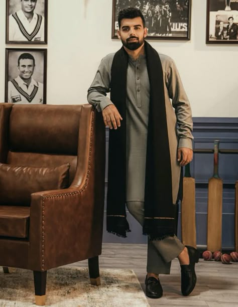 Shalwar Kurta Men, Ethnic Kurta For Men, Men Shawl Style, Men Shawl Pakistani, Boys Dressing Style For Wedding, Kurta Pajama Men Punjabi, Cricket Dp, Boys Dressing Style, Profile Shoot