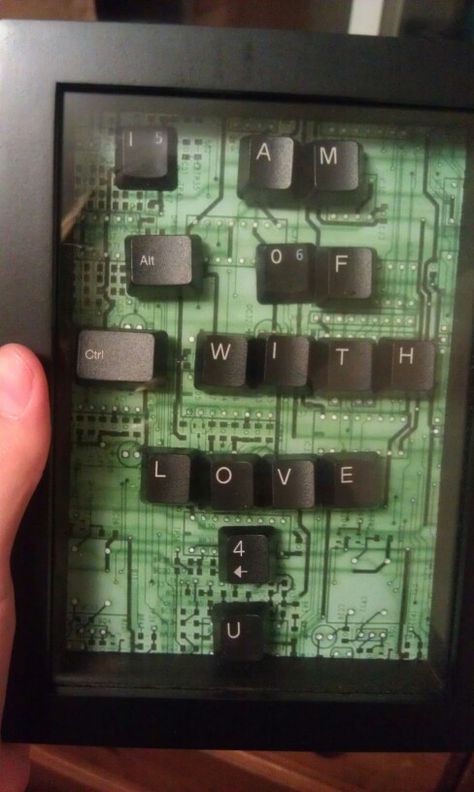 Birthday present for boyfriend! #present #keyboard #computer #computernerd #nerd #love #birthday #diy Gifts For Boyfriend Long Distance, Yankee Swap, Birthday Present For Boyfriend, Gifts Boyfriend, Swap Party, Diy Projects For Men, Scrapbook Box, Computer Nerd, Birthday Presents For Him