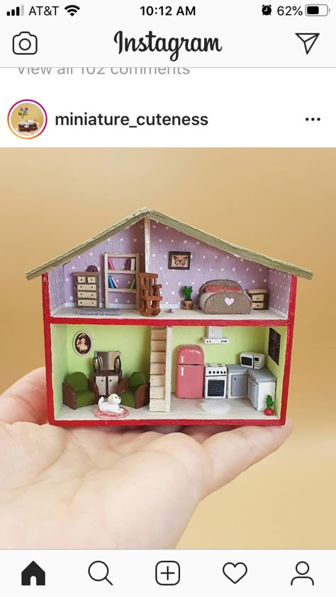 Mini House Craft, Paper Dollhouse, Mini Crafts, Clay House, Creative Birthday Cards, Diy Crafts Bookmarks, Crafts Clay, Mini Dollhouse, Mini Diy