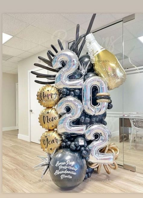 New Year’s Eve Balloon Garland, New Years Balloons, New Year Balloon Decoration, Nye Ideas, New Year Balloons, Balloons Art, Balloon Design, Balloon Decorations Party, Balloon Art