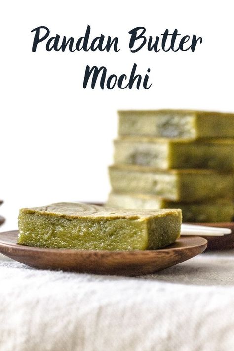 Pandan Mochi, Manju Recipe, Asian Inspired Desserts, Filipino Sweets, Pandan Cake, Butter Mochi, Pandan Leaves, Cassava Cake, Asian Cake