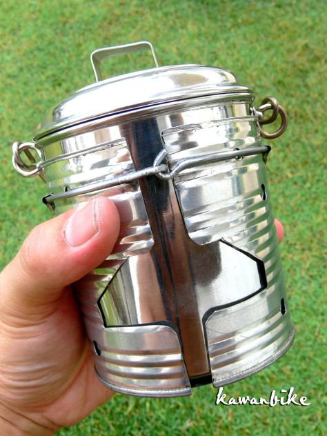 Diy Camp Stove, Diy Stove, Survival Stove, Camping Diy Projects, Camping Gear Diy, Camping Couple, Mini Stove, Bushcraft Kit, Backpacking Stove