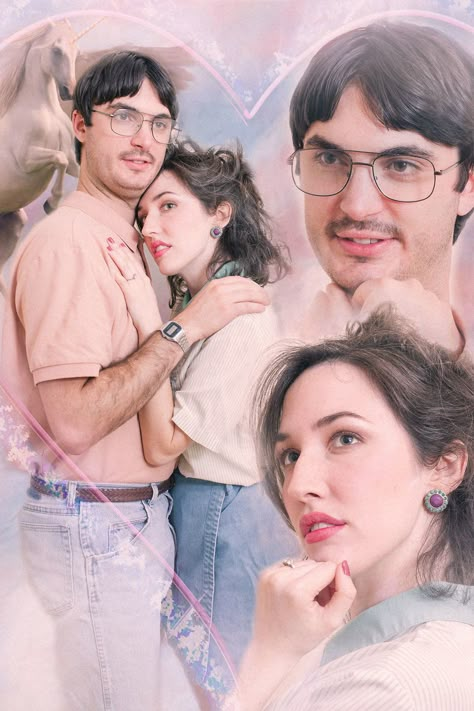 This Couple's 80s-Themed Engagement Photos Are Pure Cheesy Perfection | HuffPost Casais Aesthetic, 80s Couple, Funny Couple Photos, Funny Engagement Photos, Themed Engagement Photos, Funny Couple Pictures, Awkward Photos, 80s Photos, Awkward Family Photos