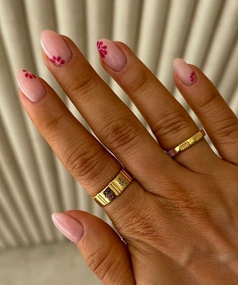 Simple Natural Nails Designs, Easy Tropical Nails, Tropical Nails Simple, Hawaii Nails Short, Simple Hawaii Nails, Biab Nails Inspiration, Biab Nail Design, Biab Designs, Hawaii Nails Ideas